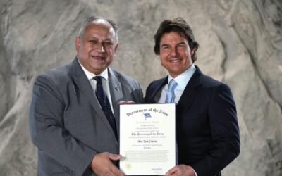 Tom Cruise Receives The Top Civilian Award From The U.S. Navy