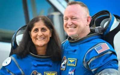 Astronauts Who Are Stranded Return To Earth From Space Station